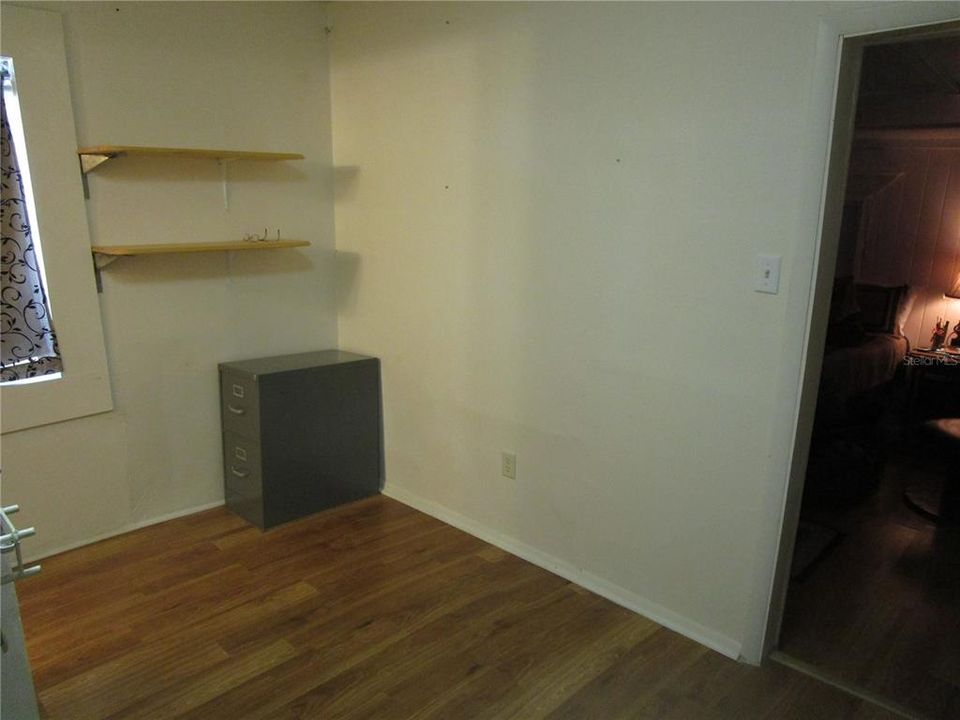For Sale: $349,900 (2 beds, 2 baths, 948 Square Feet)