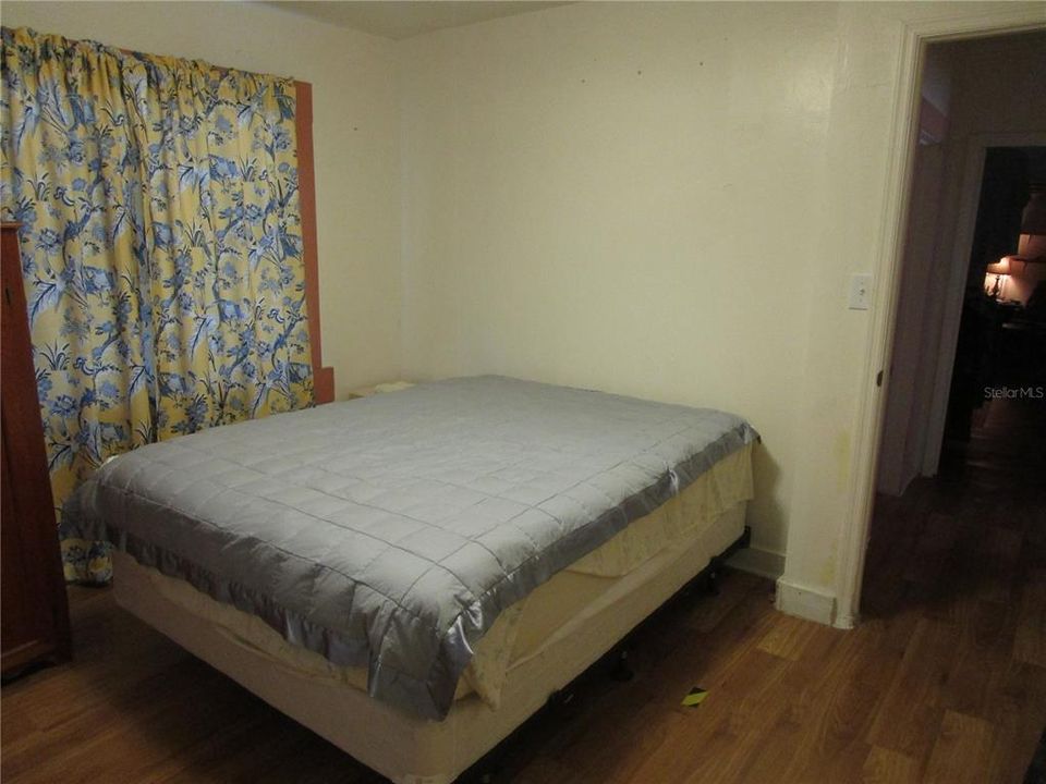For Sale: $349,900 (2 beds, 2 baths, 948 Square Feet)