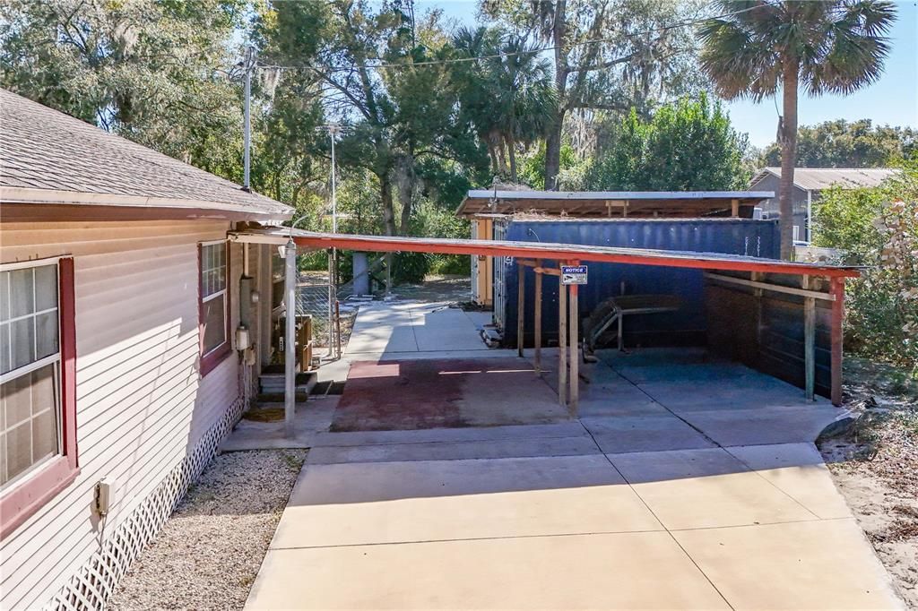 For Sale: $349,900 (2 beds, 2 baths, 948 Square Feet)