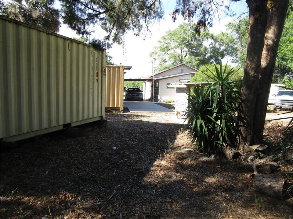 For Sale: $349,900 (2 beds, 2 baths, 948 Square Feet)