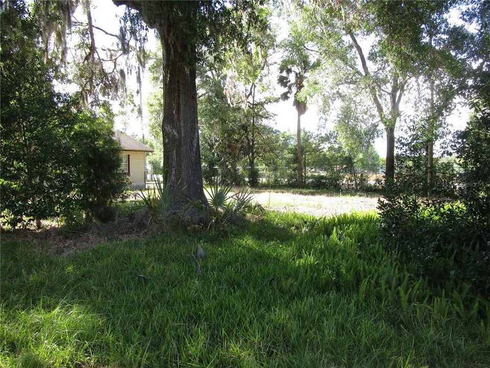 For Sale: $349,900 (2 beds, 2 baths, 948 Square Feet)