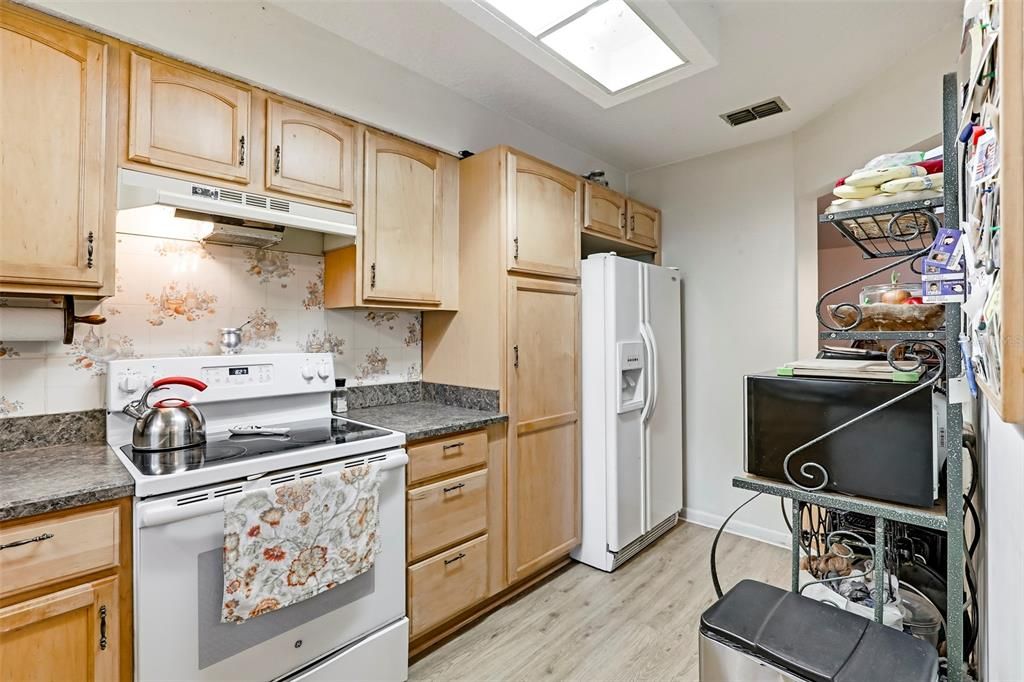 For Sale: $212,500 (2 beds, 2 baths, 1082 Square Feet)