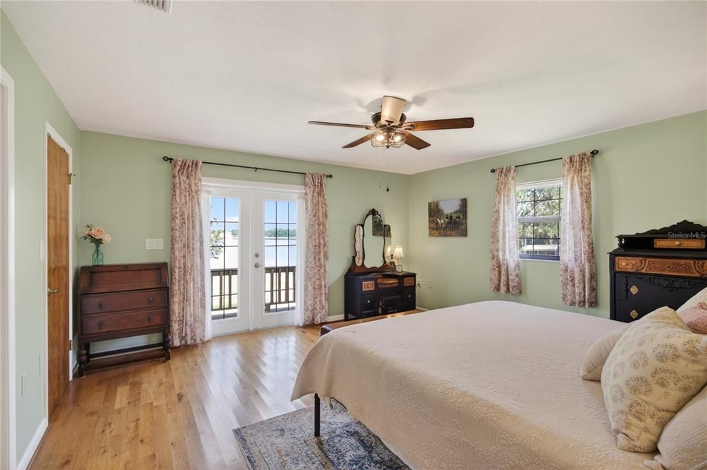 For Sale: $794,900 (5 beds, 4 baths, 3932 Square Feet)