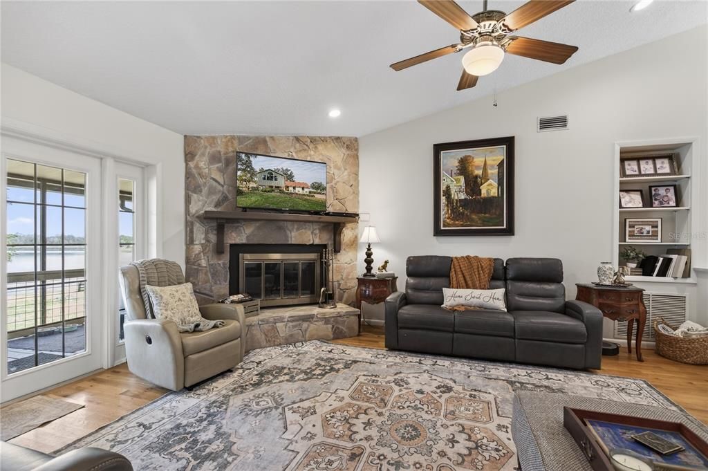 For Sale: $794,900 (5 beds, 4 baths, 3932 Square Feet)