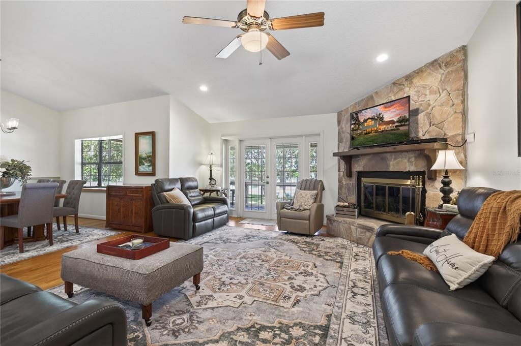 For Sale: $794,900 (5 beds, 4 baths, 3932 Square Feet)