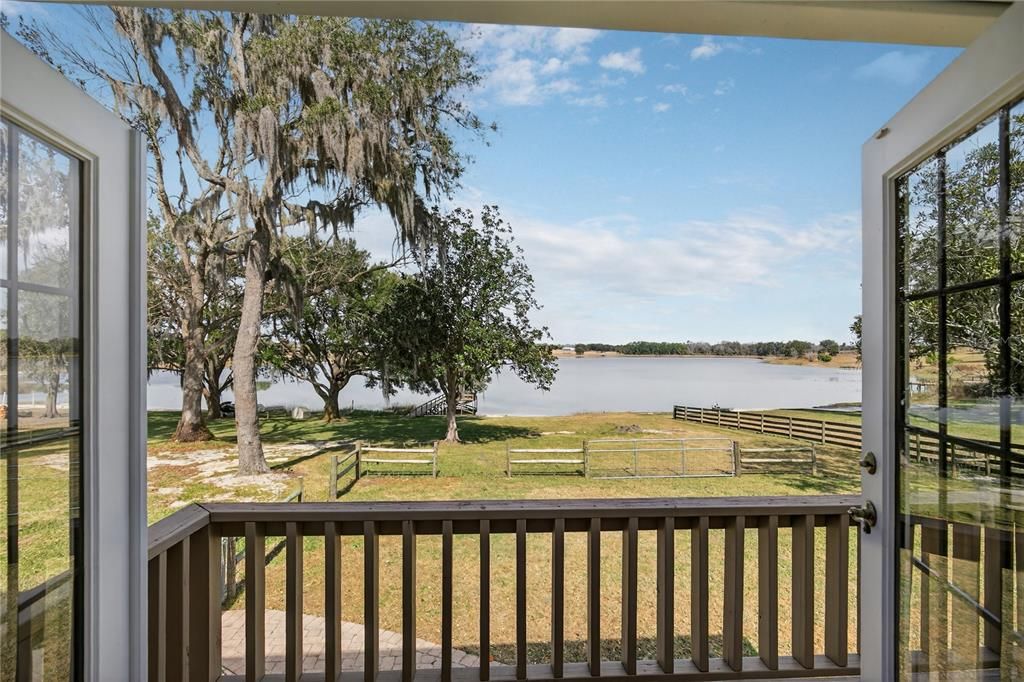 For Sale: $794,900 (5 beds, 4 baths, 3932 Square Feet)