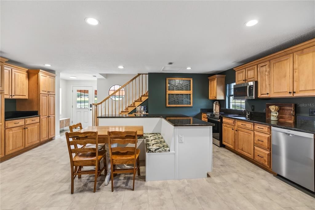 For Sale: $794,900 (5 beds, 4 baths, 3932 Square Feet)