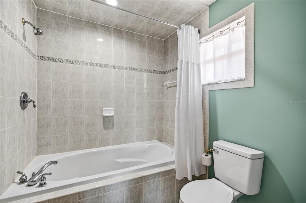 For Sale: $794,900 (5 beds, 4 baths, 3932 Square Feet)
