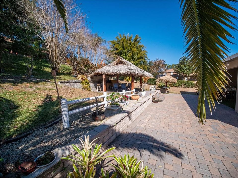 Activo con contrato: $595,000 (4 camas, 3 baños, 2516 Pies cuadrados)