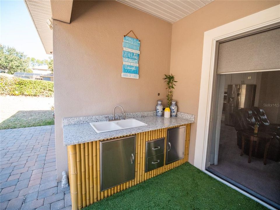 Activo con contrato: $595,000 (4 camas, 3 baños, 2516 Pies cuadrados)