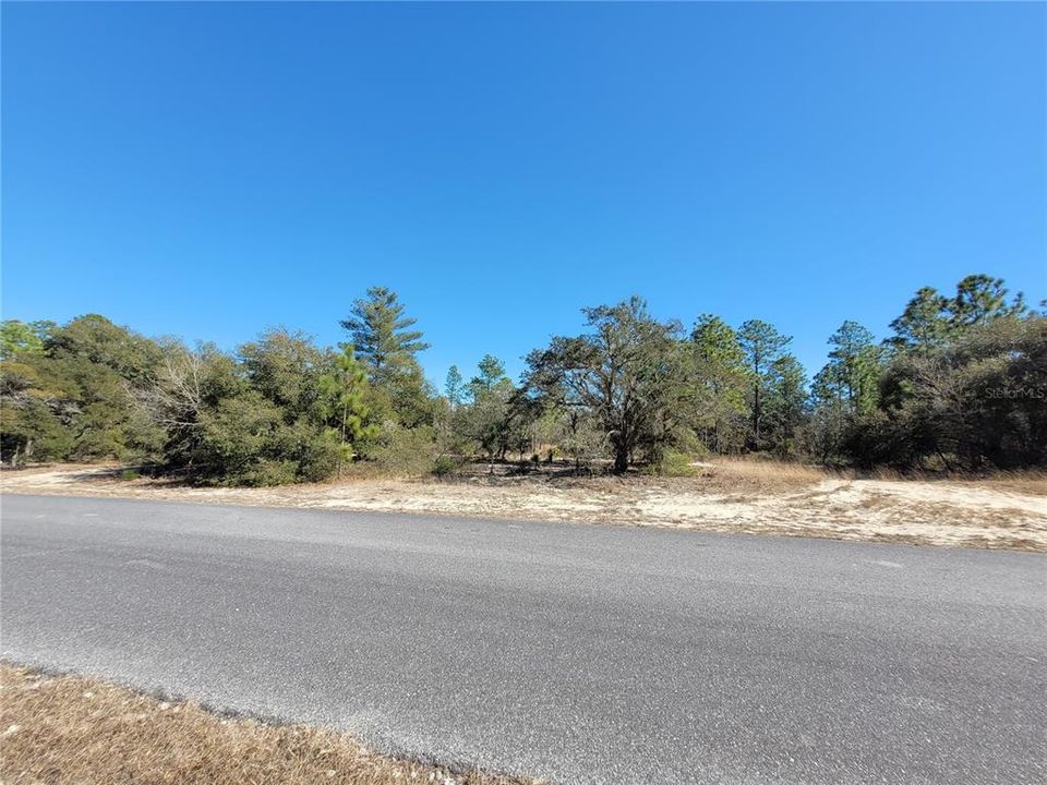 На продажу: $13,000 (0.26 acres)