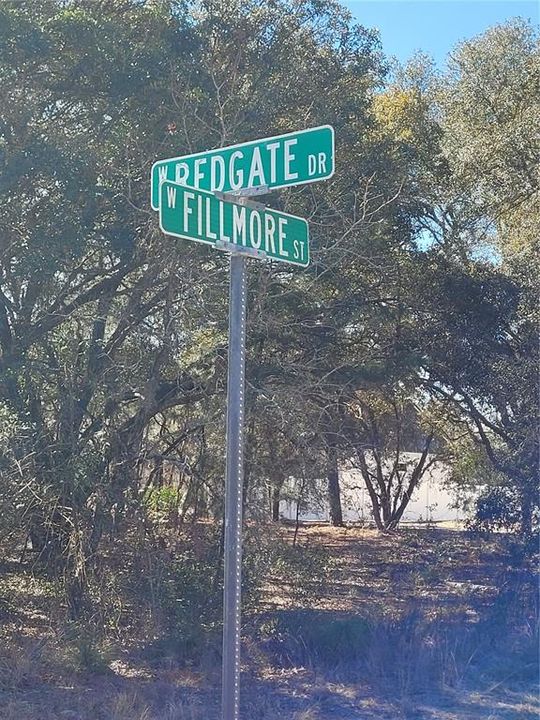 На продажу: $13,000 (0.26 acres)