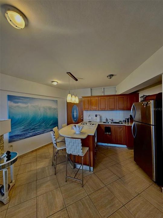 Recently Sold: $160,000 (1 beds, 1 baths, 683 Square Feet)