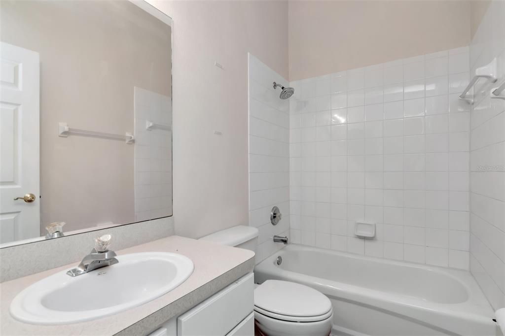 Active With Contract: $219,000 (2 beds, 2 baths, 1272 Square Feet)