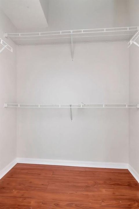 Active With Contract: $219,000 (2 beds, 2 baths, 1272 Square Feet)