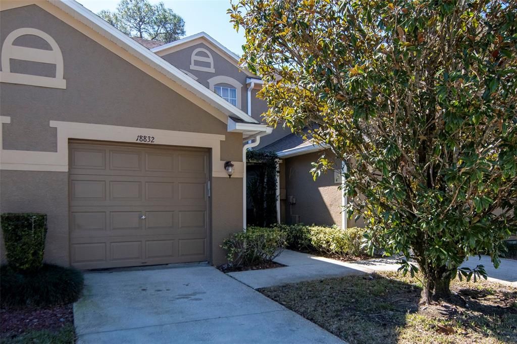 Active With Contract: $219,000 (2 beds, 2 baths, 1272 Square Feet)
