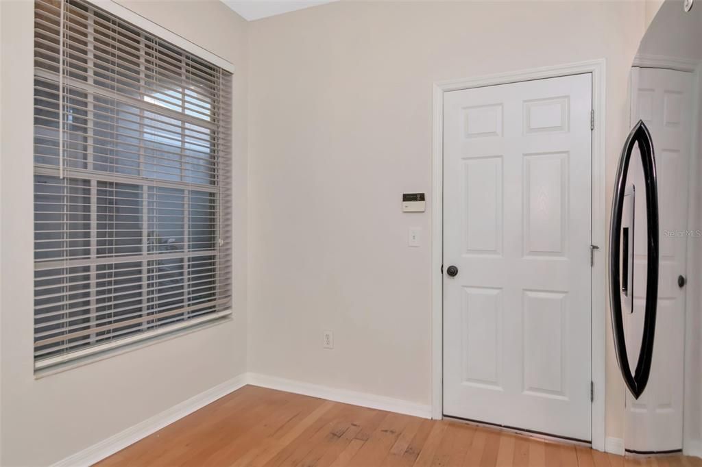 Active With Contract: $219,000 (2 beds, 2 baths, 1272 Square Feet)