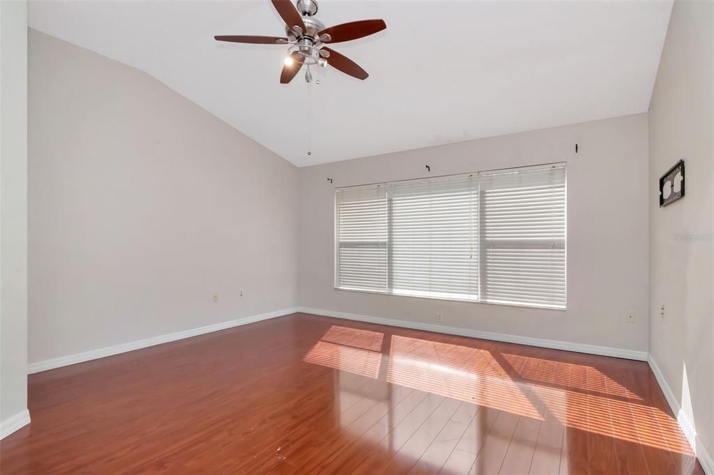 Active With Contract: $219,000 (2 beds, 2 baths, 1272 Square Feet)