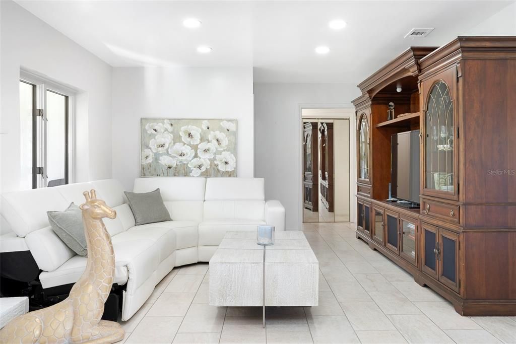 For Rent: $5,000 (3 beds, 3 baths, 1939 Square Feet)