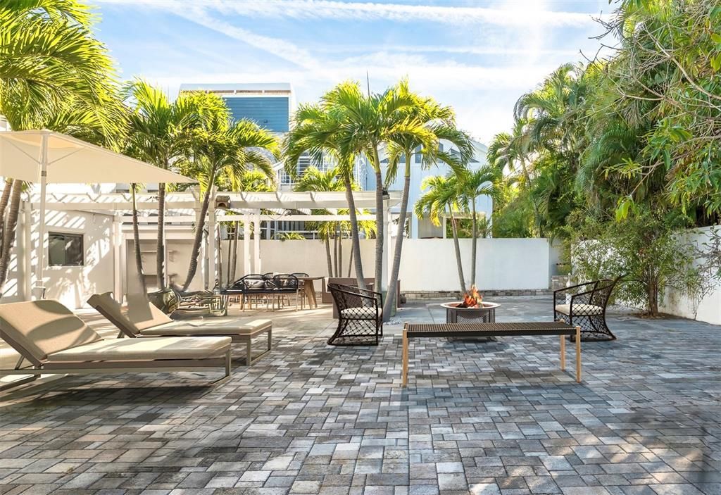 For Rent: $5,000 (3 beds, 3 baths, 1939 Square Feet)