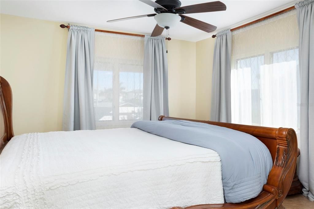 For Rent: $5,000 (3 beds, 3 baths, 1939 Square Feet)