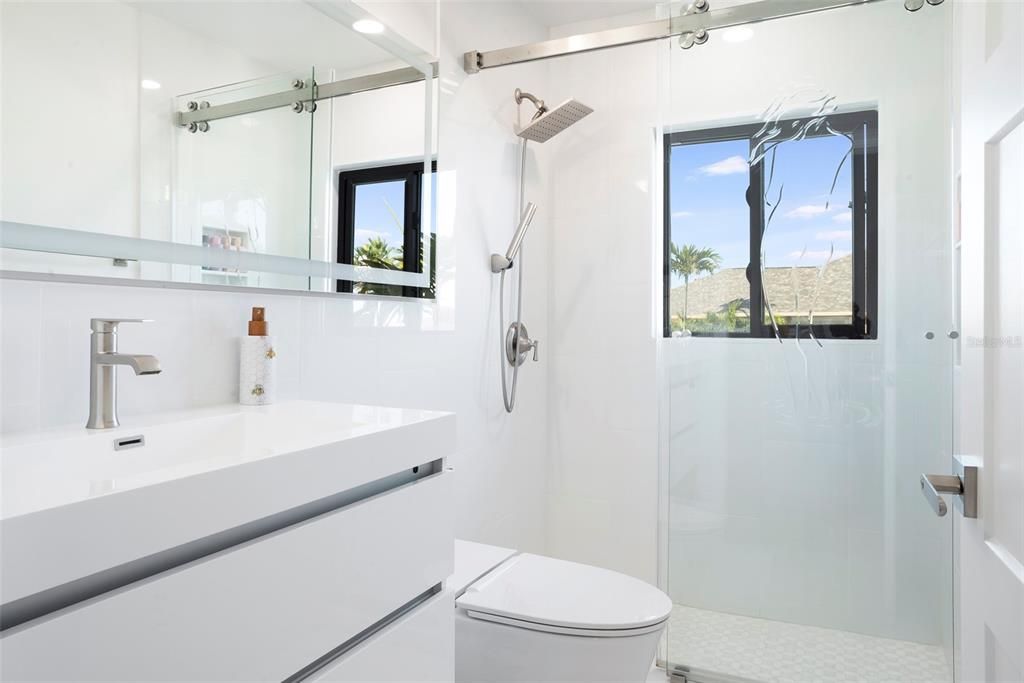 For Rent: $5,000 (3 beds, 3 baths, 1939 Square Feet)