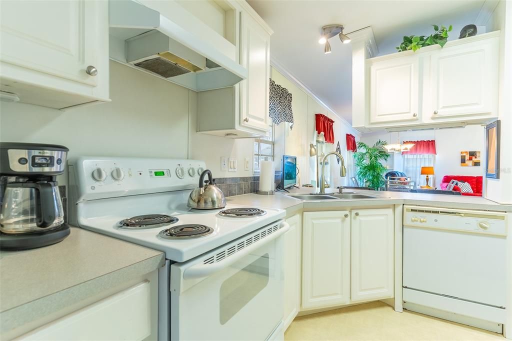 На продажу: $134,990 (2 спален, 2 ванн, 1056 Квадратных фут)