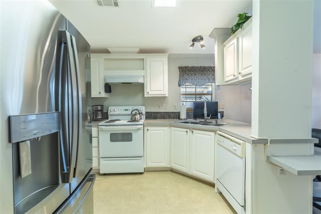 На продажу: $134,990 (2 спален, 2 ванн, 1056 Квадратных фут)