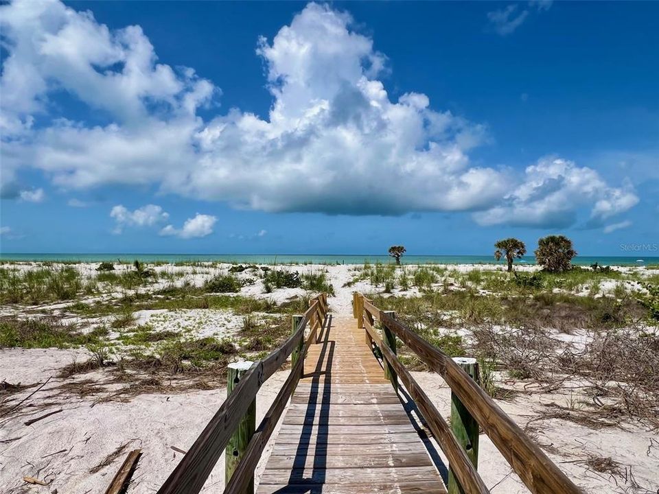 На продажу: $100,000 (0.23 acres)