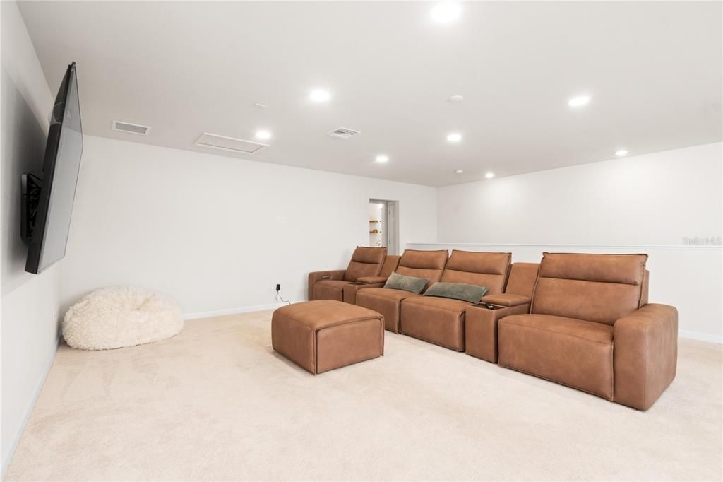 For Sale: $1,090,000 (5 beds, 4 baths, 3189 Square Feet)
