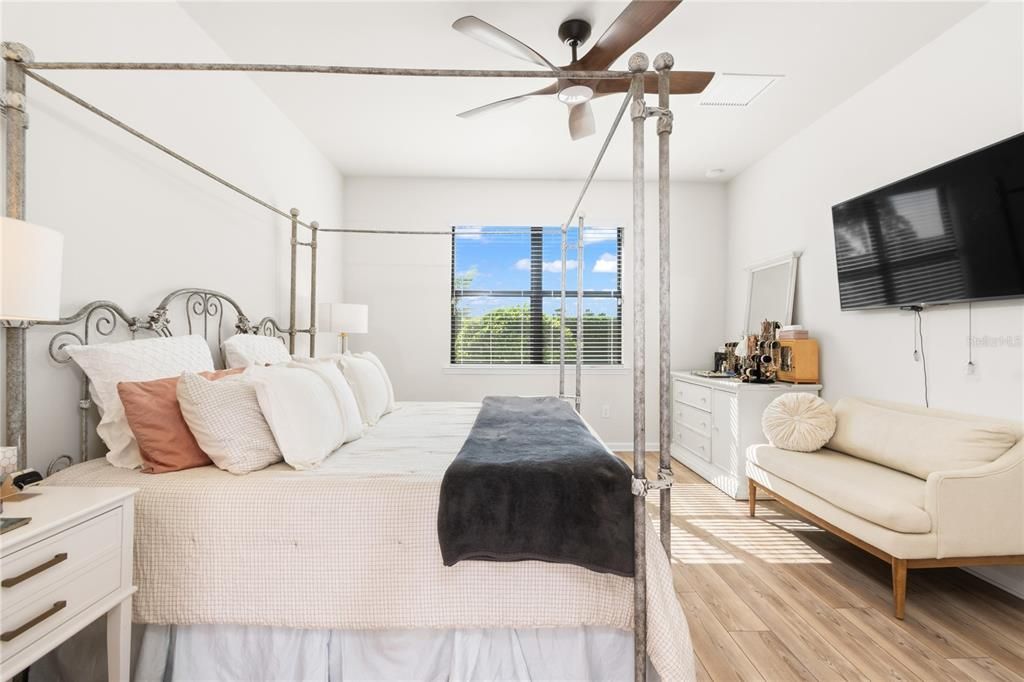 For Sale: $1,090,000 (5 beds, 4 baths, 3189 Square Feet)