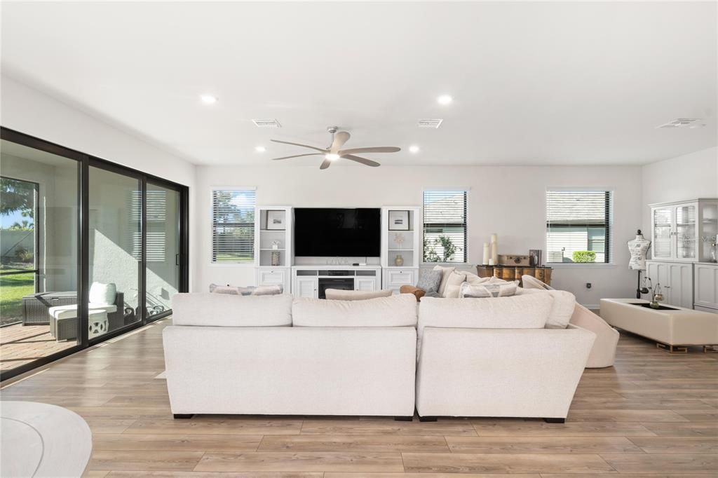 For Sale: $1,090,000 (5 beds, 4 baths, 3189 Square Feet)