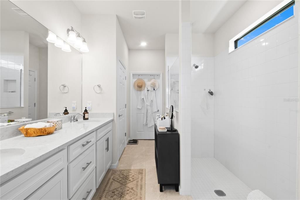 For Sale: $1,090,000 (5 beds, 4 baths, 3189 Square Feet)