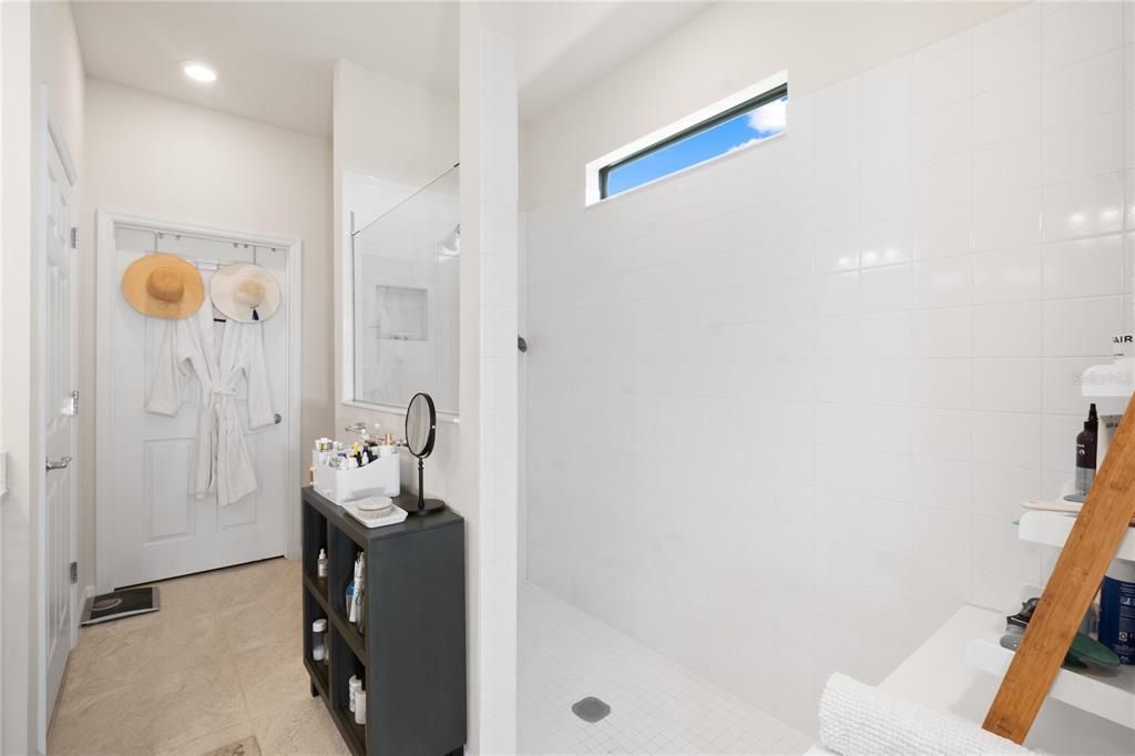 For Sale: $1,090,000 (5 beds, 4 baths, 3189 Square Feet)