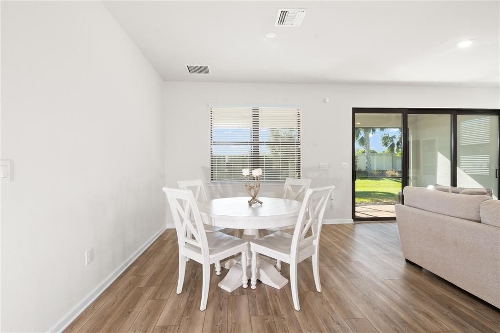 For Sale: $1,090,000 (5 beds, 4 baths, 3189 Square Feet)