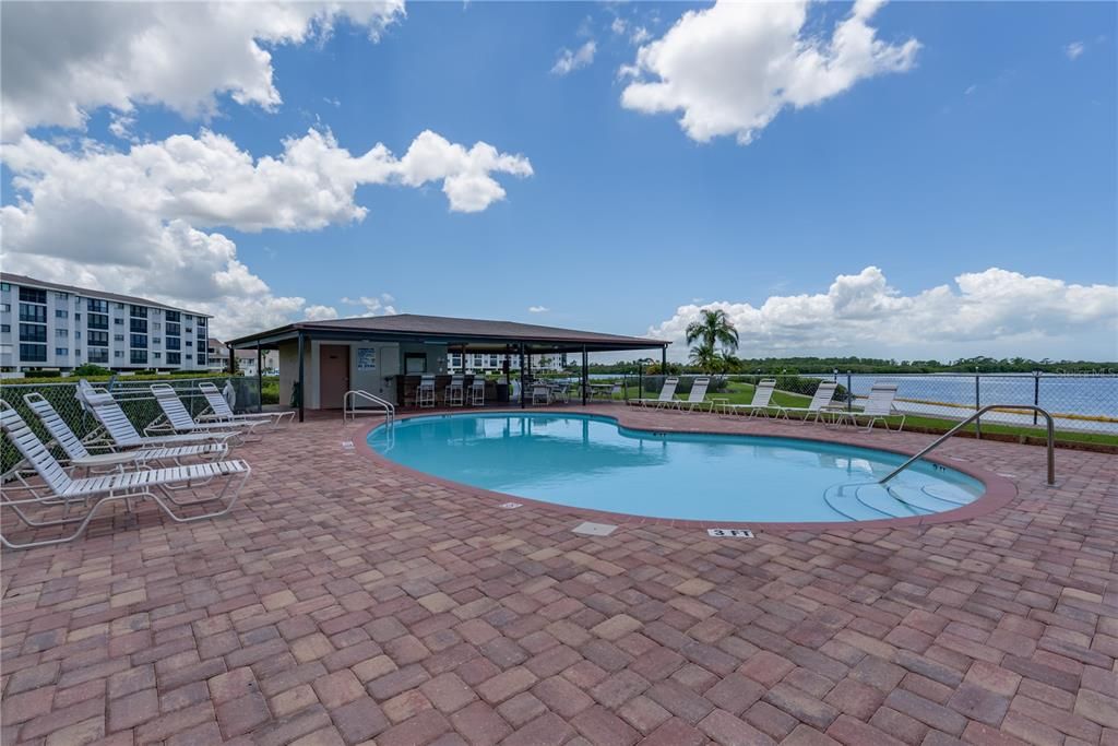 For Sale: $295,000 (2 beds, 2 baths, 1103 Square Feet)