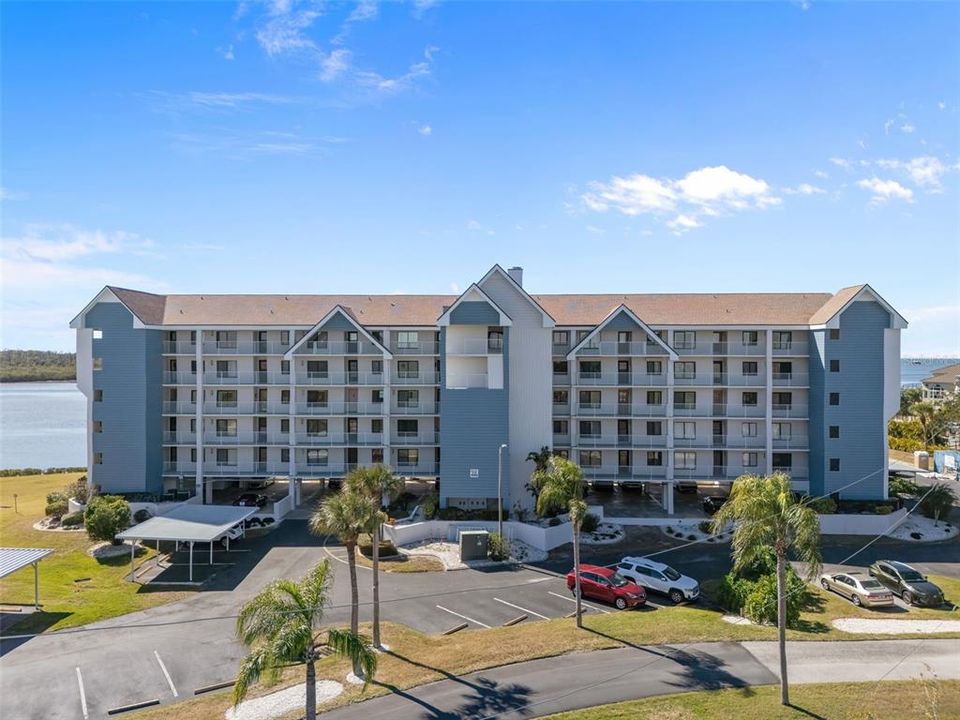 For Sale: $295,000 (2 beds, 2 baths, 1103 Square Feet)