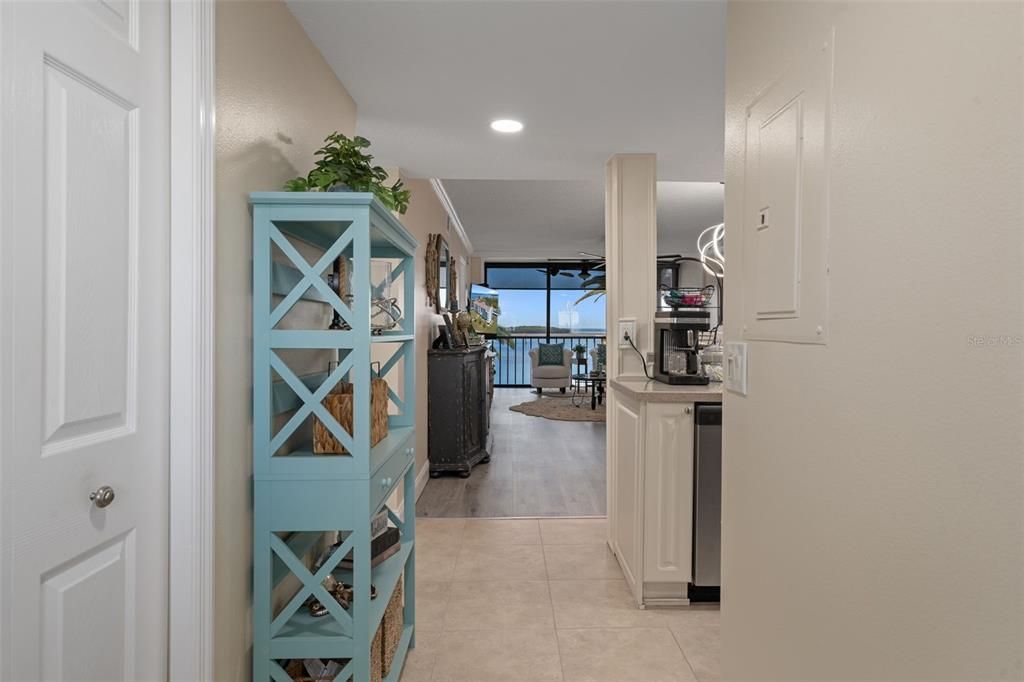 For Sale: $295,000 (2 beds, 2 baths, 1103 Square Feet)