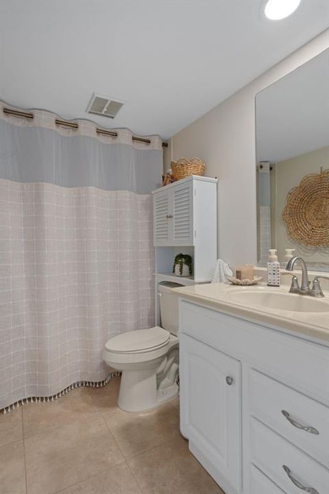 For Sale: $295,000 (2 beds, 2 baths, 1103 Square Feet)