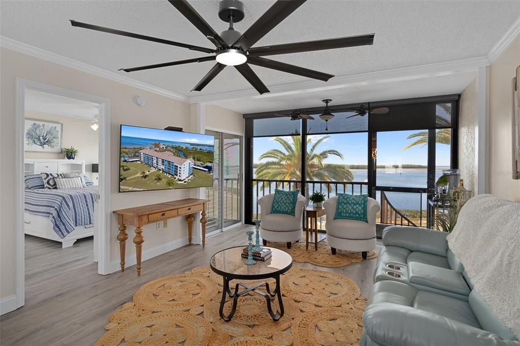 For Sale: $295,000 (2 beds, 2 baths, 1103 Square Feet)