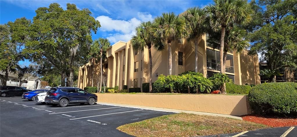 Active With Contract: $149,900 (2 beds, 1 baths, 929 Square Feet)