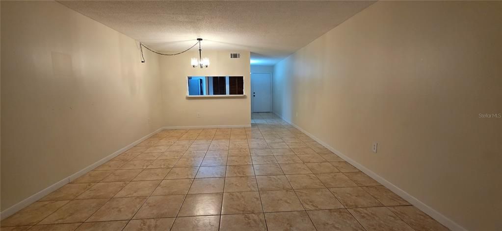 Active With Contract: $149,900 (2 beds, 1 baths, 929 Square Feet)