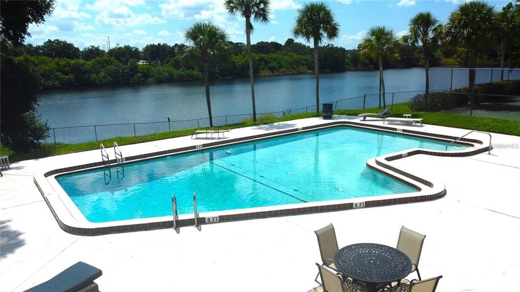 Active With Contract: $149,900 (2 beds, 1 baths, 929 Square Feet)
