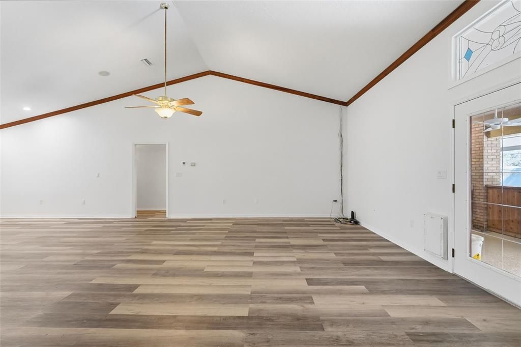 For Sale: $550,000 (4 beds, 3 baths, 2785 Square Feet)