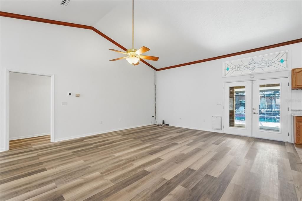 For Sale: $550,000 (4 beds, 3 baths, 2785 Square Feet)