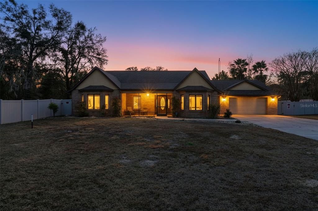 For Sale: $550,000 (4 beds, 3 baths, 2785 Square Feet)