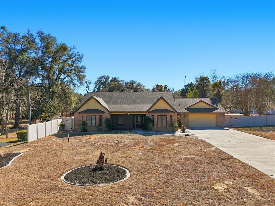 For Sale: $550,000 (4 beds, 3 baths, 2785 Square Feet)