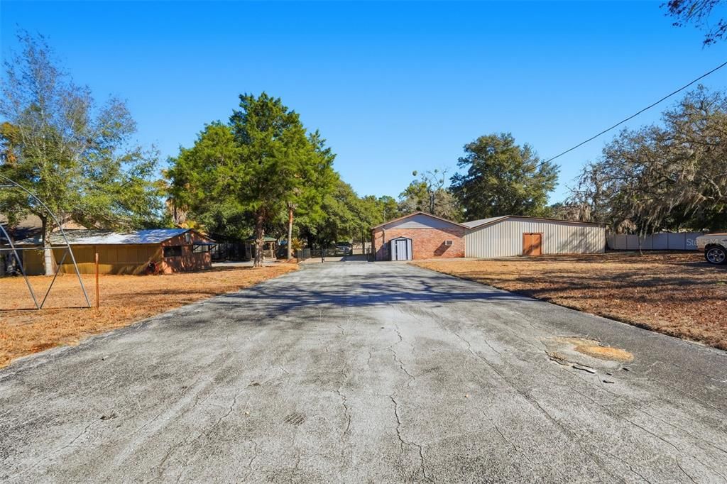 For Sale: $550,000 (4 beds, 3 baths, 2785 Square Feet)