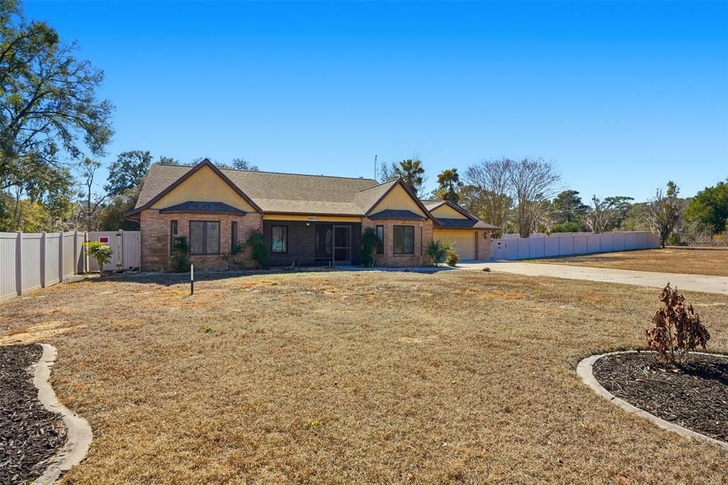 For Sale: $550,000 (4 beds, 3 baths, 2785 Square Feet)