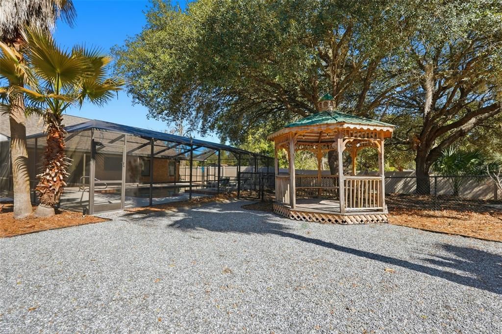 For Sale: $550,000 (4 beds, 3 baths, 2785 Square Feet)